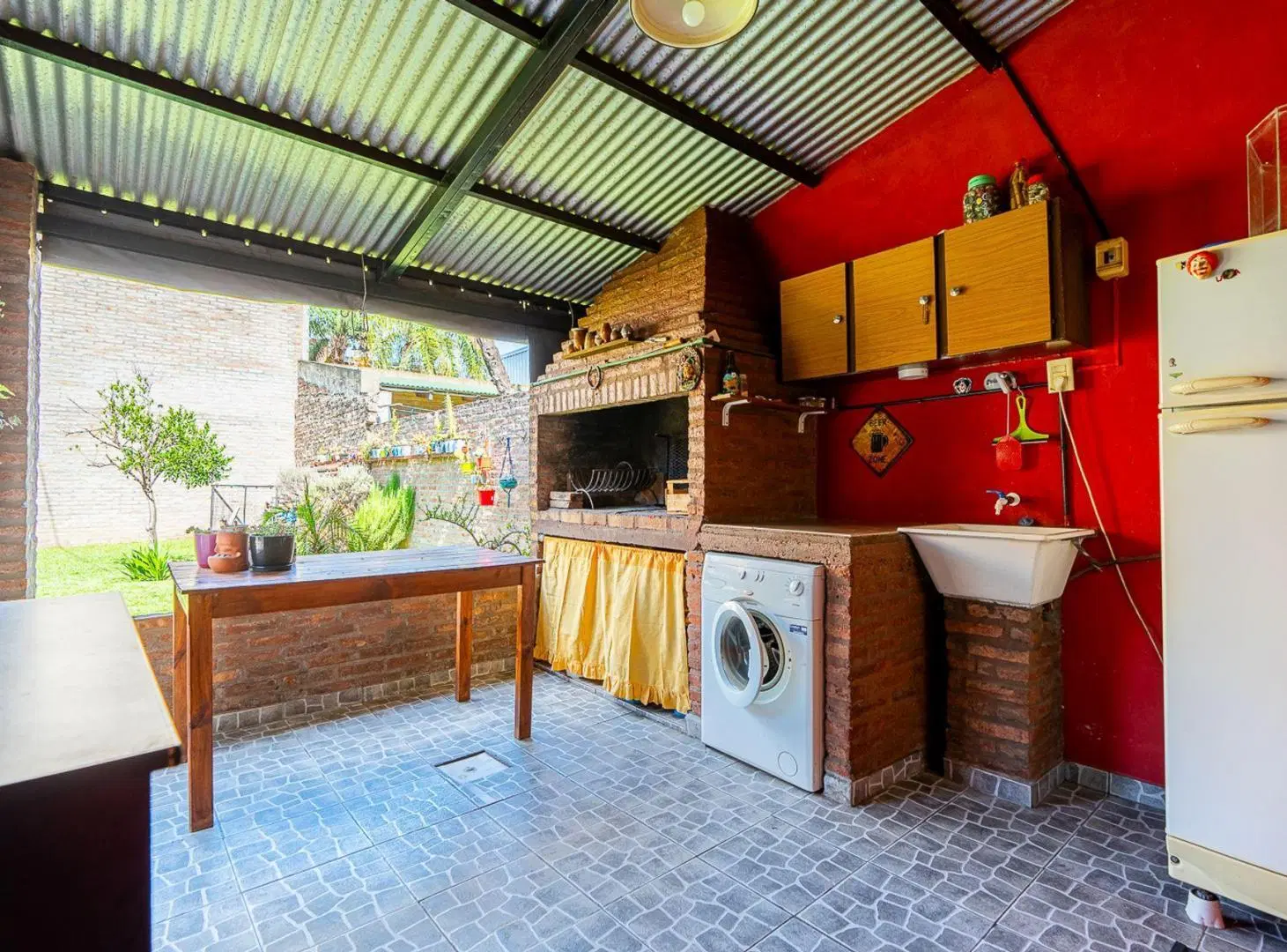 CASA EN  VENTA 2 DORMITORIOS EN ALTOS DE MENDOZA 4