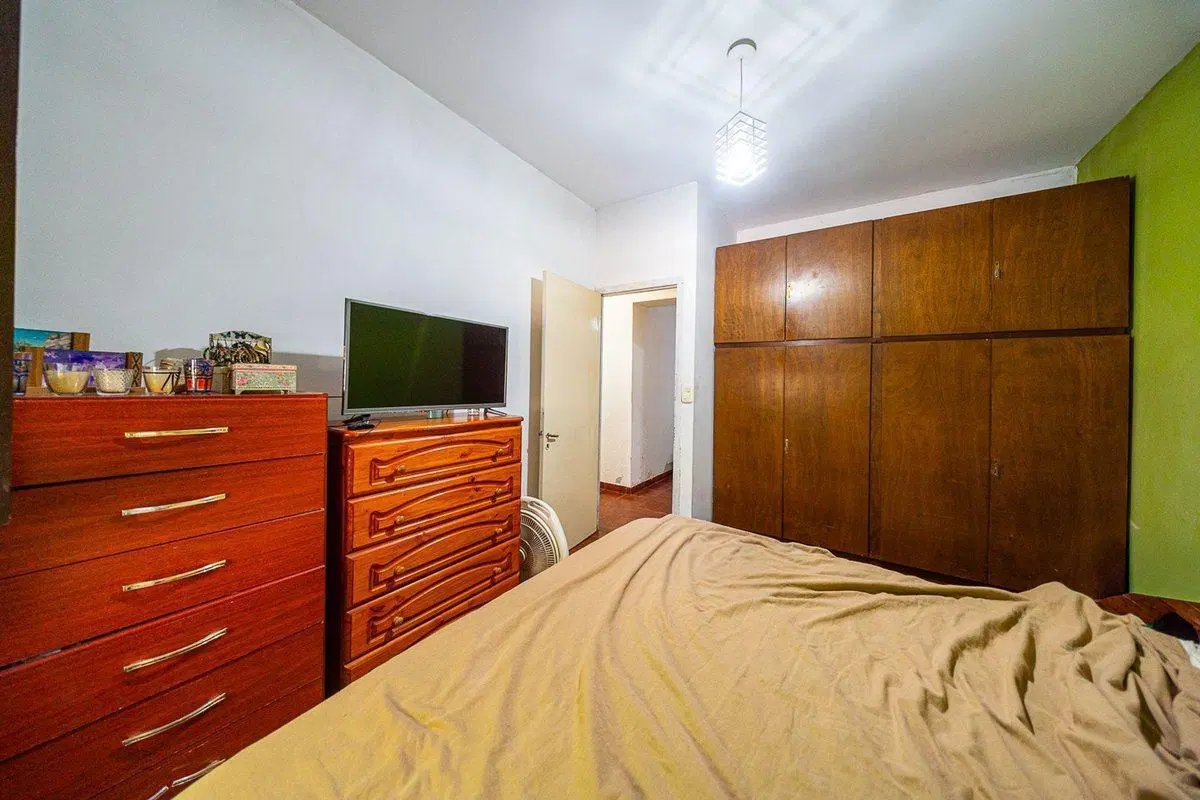 CASA EN VENTA  FISHERTON 2 PROPIEDADES EN UN LOTE 5