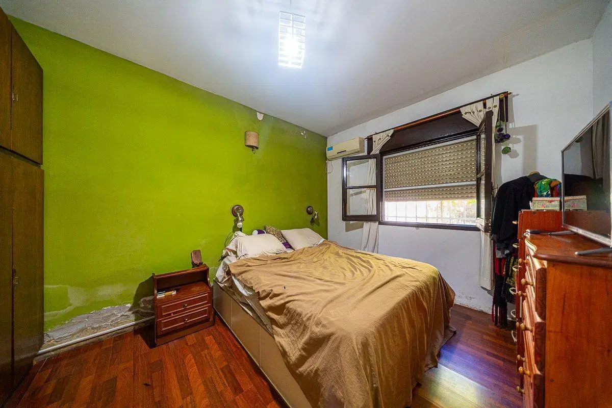 CASA EN VENTA  FISHERTON 2 PROPIEDADES EN UN LOTE 3