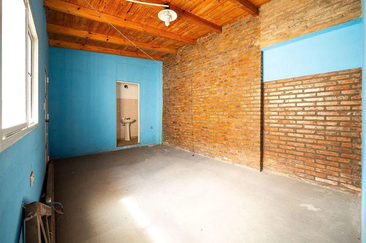 LOCAL COMERCIAL EN VENTA FISHERTON + 3 DEPTOS 5
