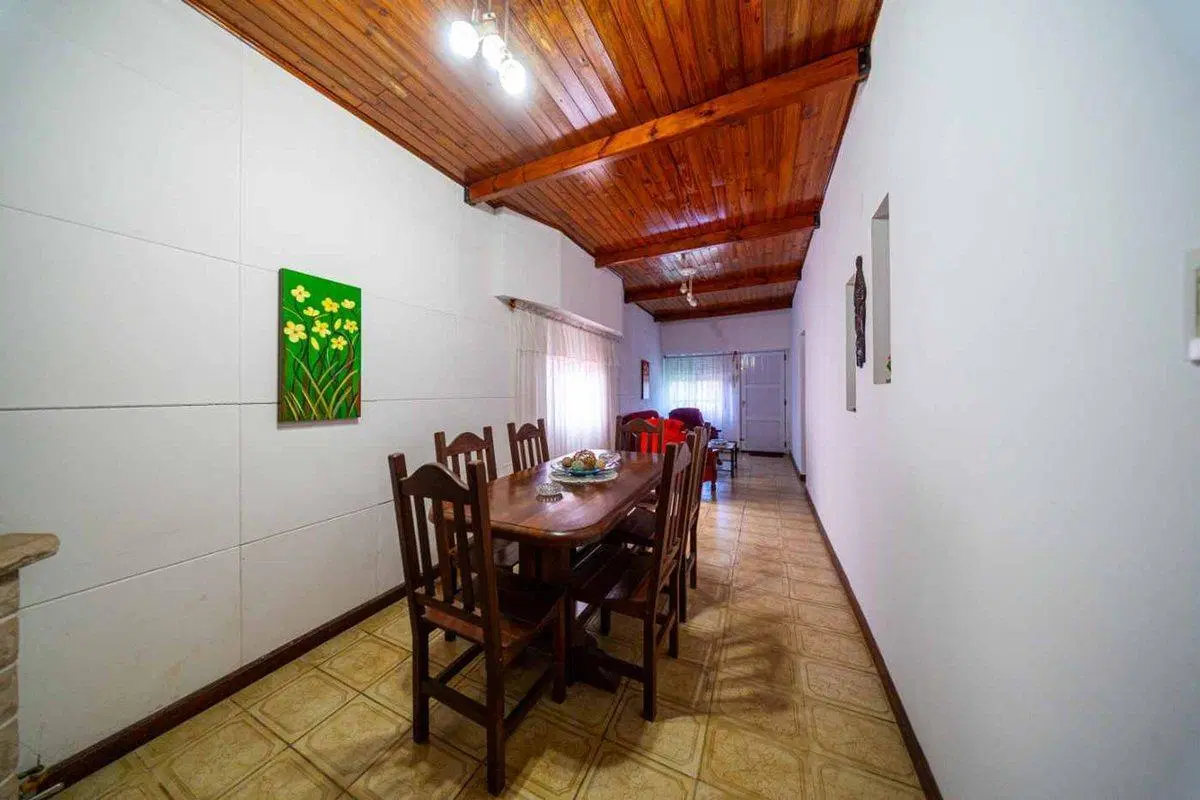 CASA EN VENTA V GOBERNADOR GÁLVEZ TRES DORMITORIOS 4
