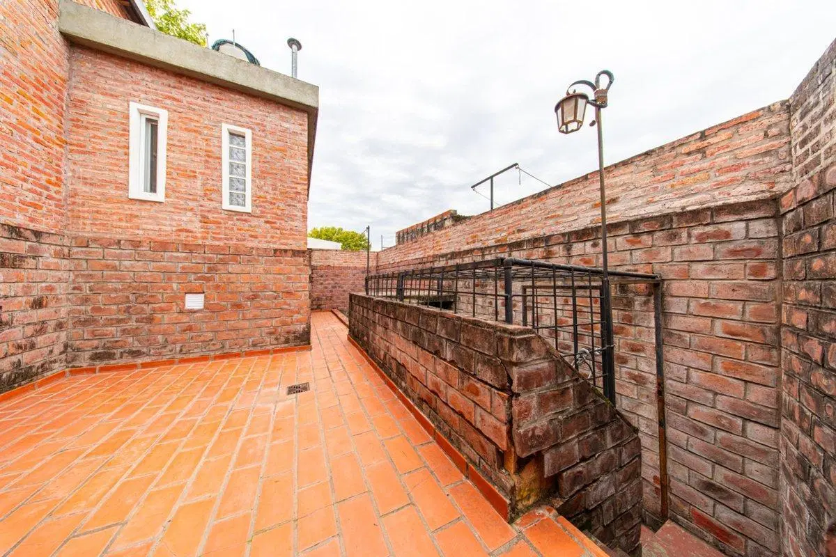 CASA VENTA BELLA VISTA 4 DORM COCHERA APTA CREDITO 3