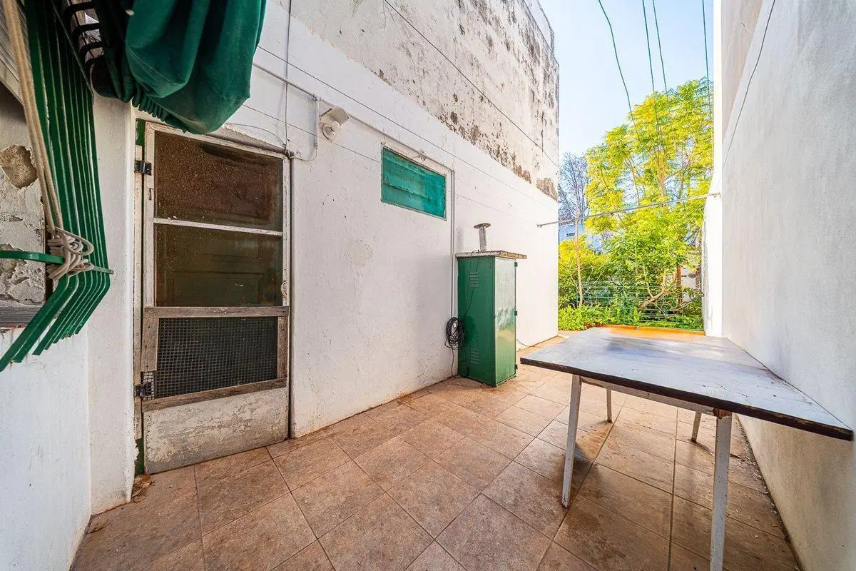 Venta casa 4 dormitorios con patio en Luis Agote 2