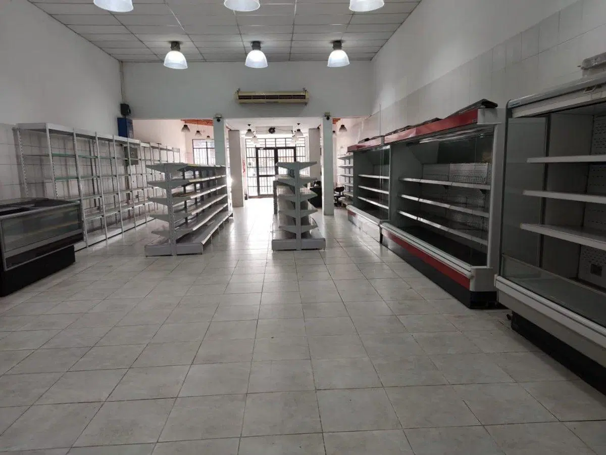 ALQUILER DE LOCAL COMERCIAL EN FISHERTON 3
