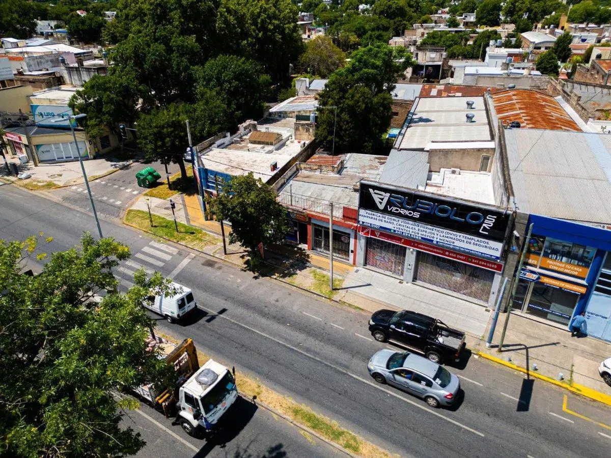 TERRENO EN VENTA LOCALES Y CASA EN BARRIO BELGRANO 4