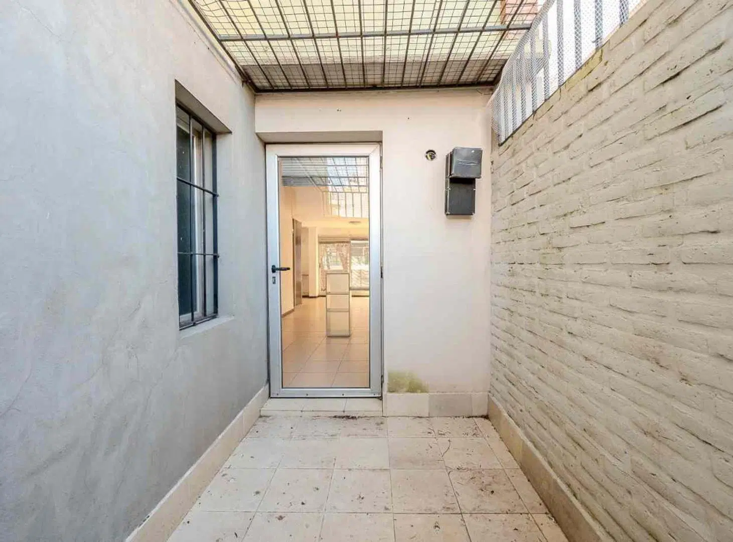 MONOAMBIENTE EN ALQUILER BARRIO LOURDES 5