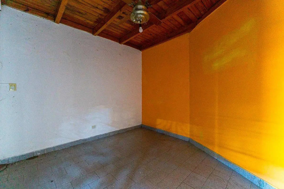 Venta galpon Arroyito con local al frente 2