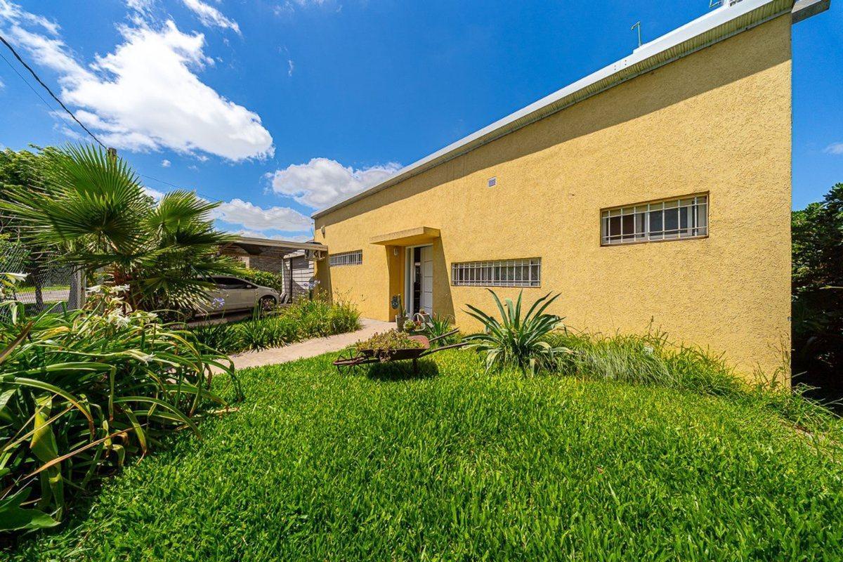 CASA EN VENTA EN ROLDAN