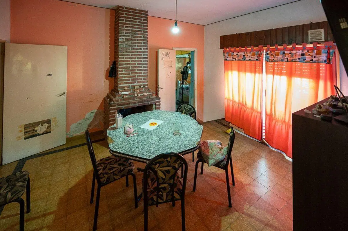 VENTA DE 2 CASAS MAS LOCAL EN ALVAREZ APTO CREDITO 4