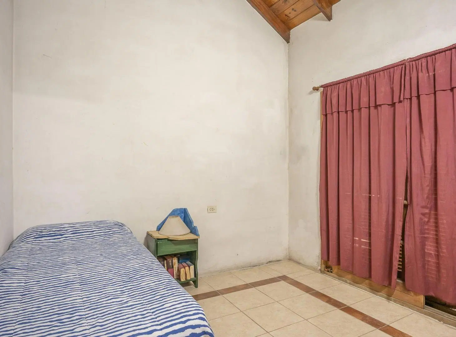 CASA EN VENTA BARRIO BELGRANO TRES DORMITORIOS 4