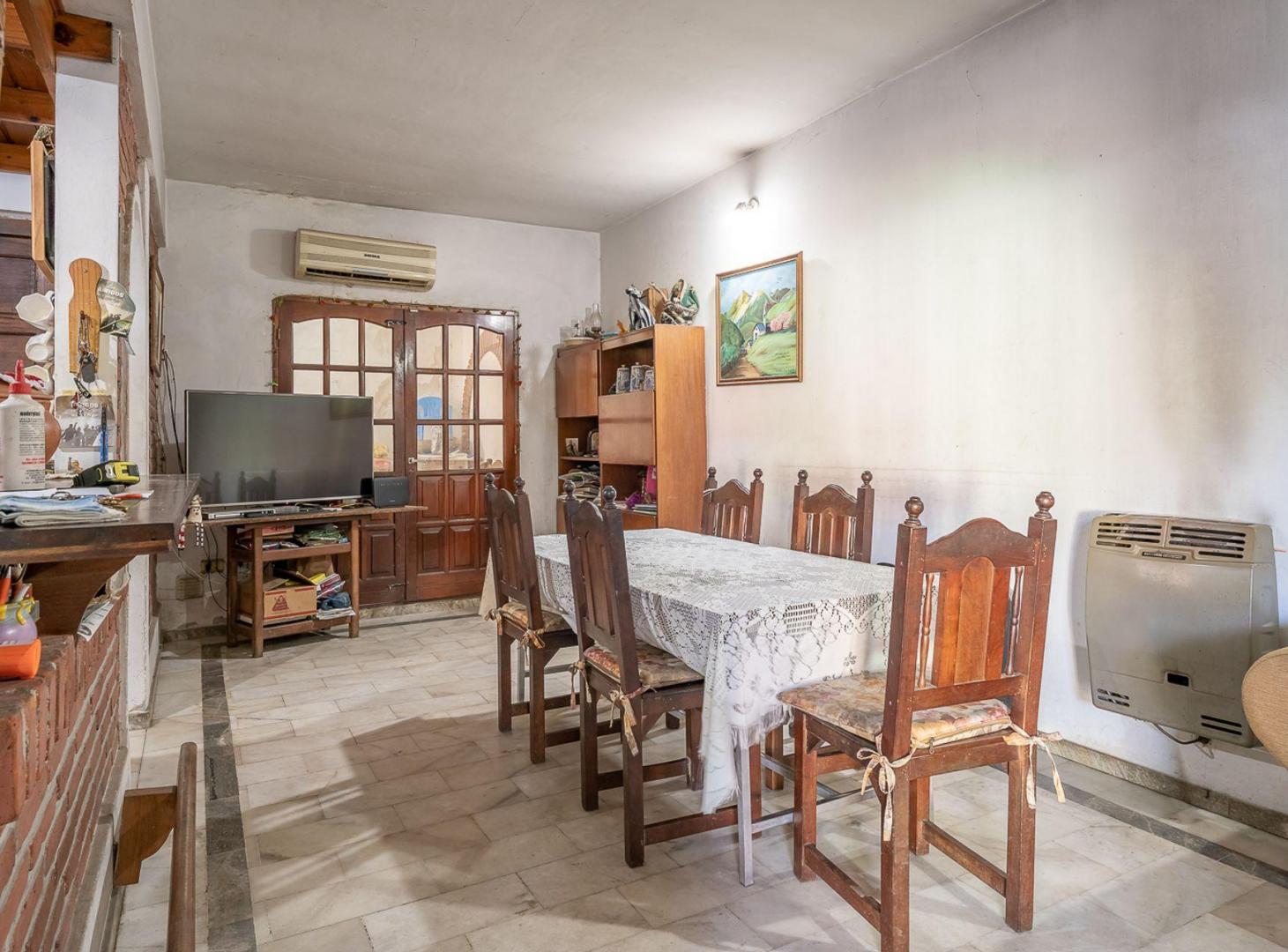 CASA EN VENTA BARRIO BELGRANO TRES DORMITORIOS