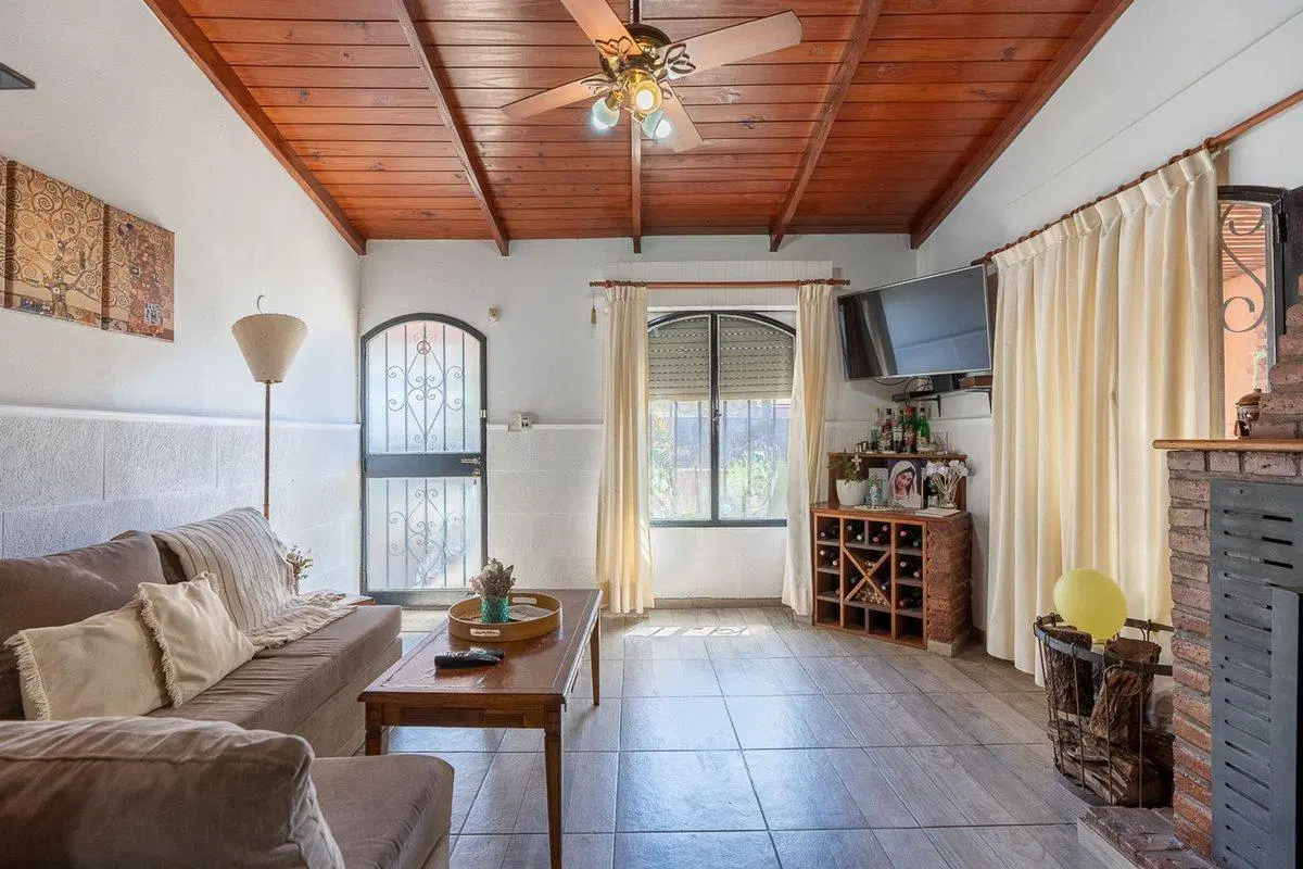 CASA EN VENTA FISHERTON 3 DORMITORIOS CON PILETA 8