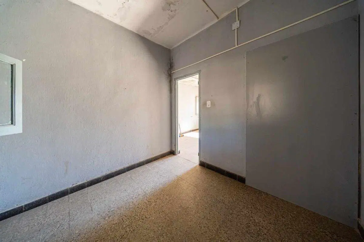 CASA EN VENTA A RECICLAR 2 DOMIRTORIOS CON PATIO 3