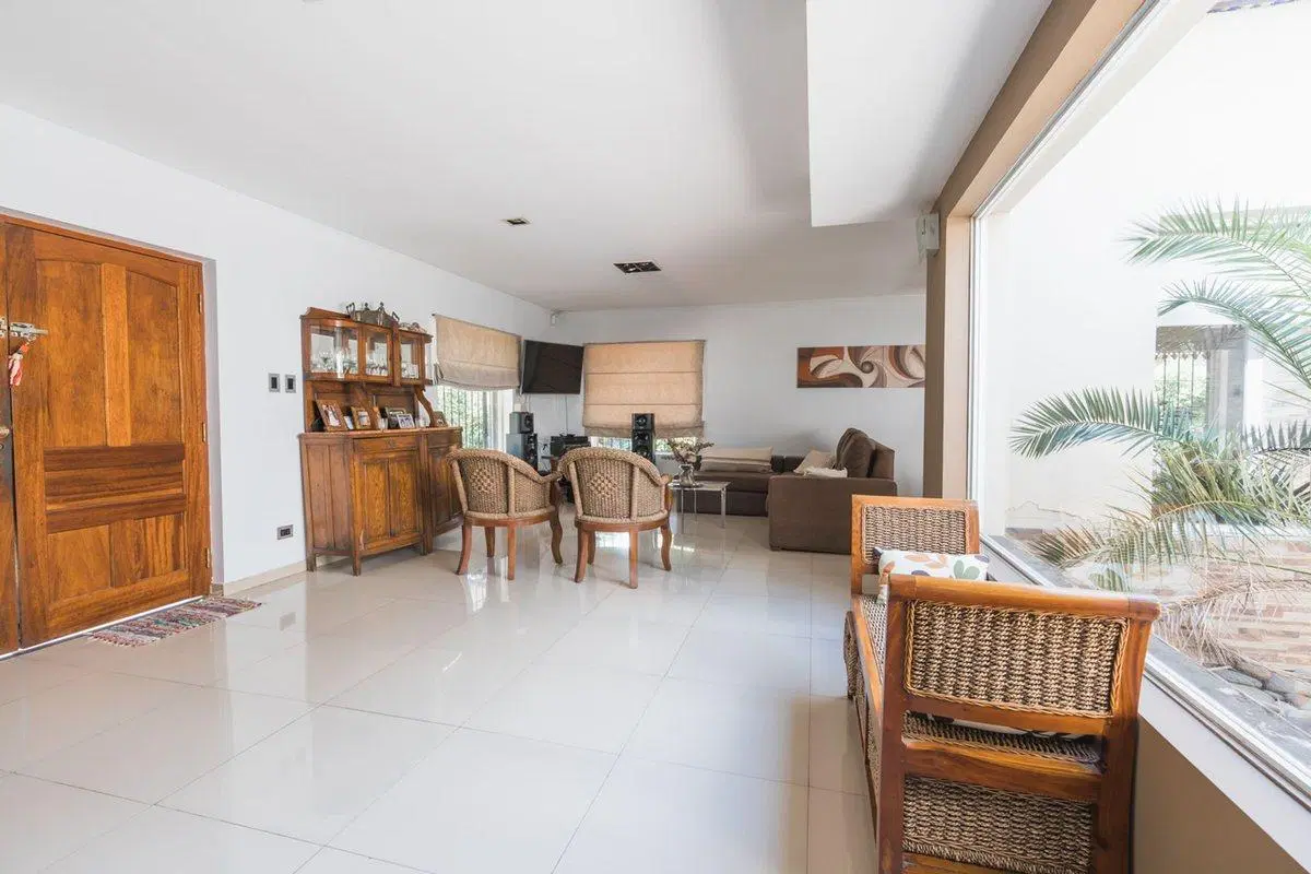 CASA EN VENTA EN SAN EDUARDO 3 DORMITORIOS PILETA 2