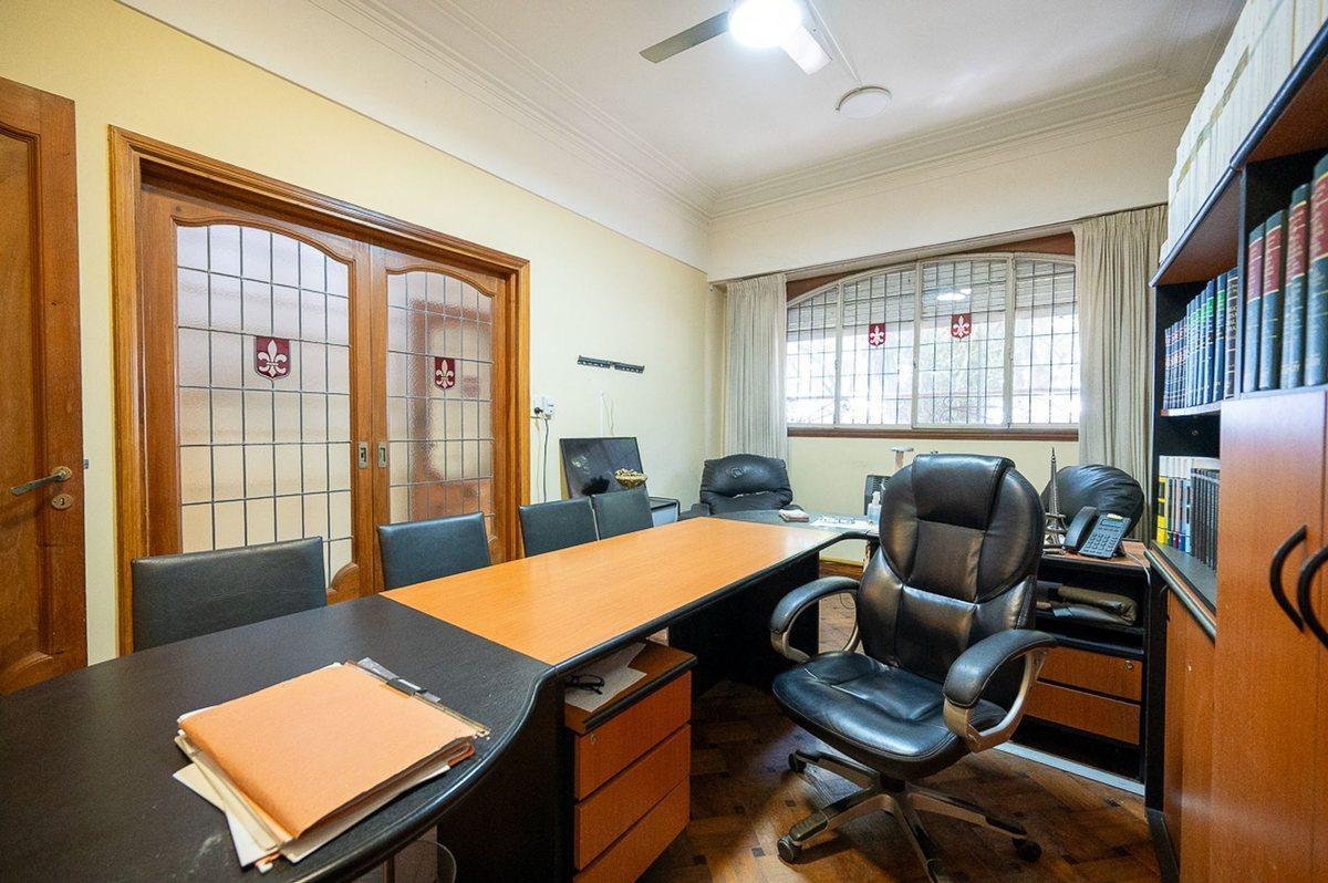 Venta PH planta baja 4 dormitorios frente al rio