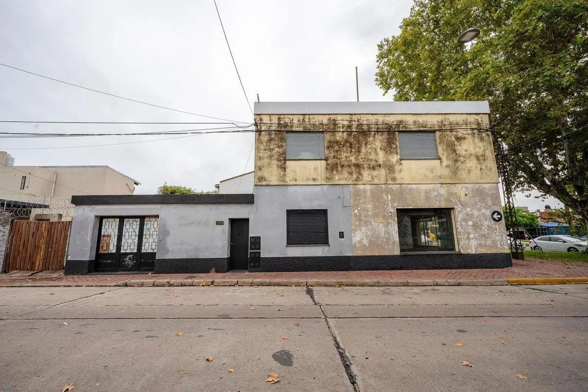 ESQUINA EN VENTA EN LA FLORIDA BV. RONDEAU AL 4200 4