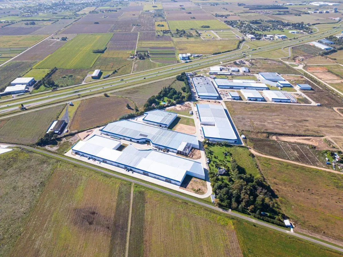 Alquiler Galpón 867m2 en Parque Micro Industrial 2
