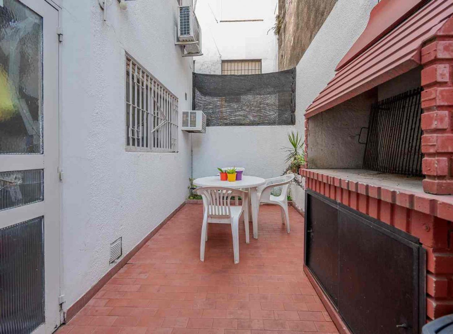 DEPTO EN VENTA 2 DORMIITORIOS CON PATIO Y PARRILLA