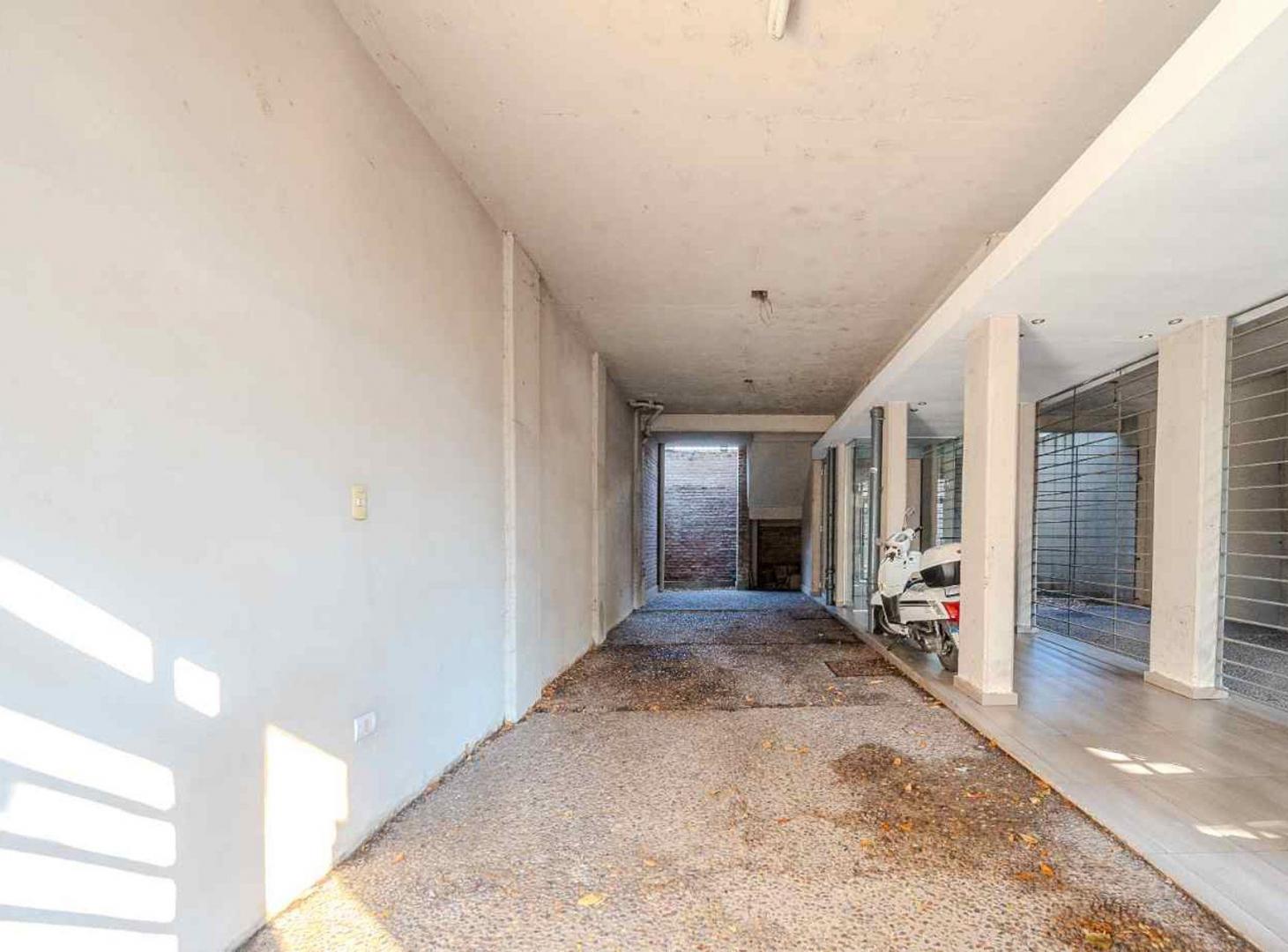 COCHERA EN ALQUILER BARRIO LOURDES