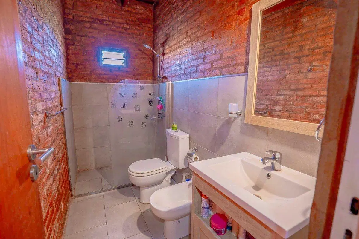 CASA EN VENTA  BARRIO RESIDENCIAL RIBERA DE ANDINO 4