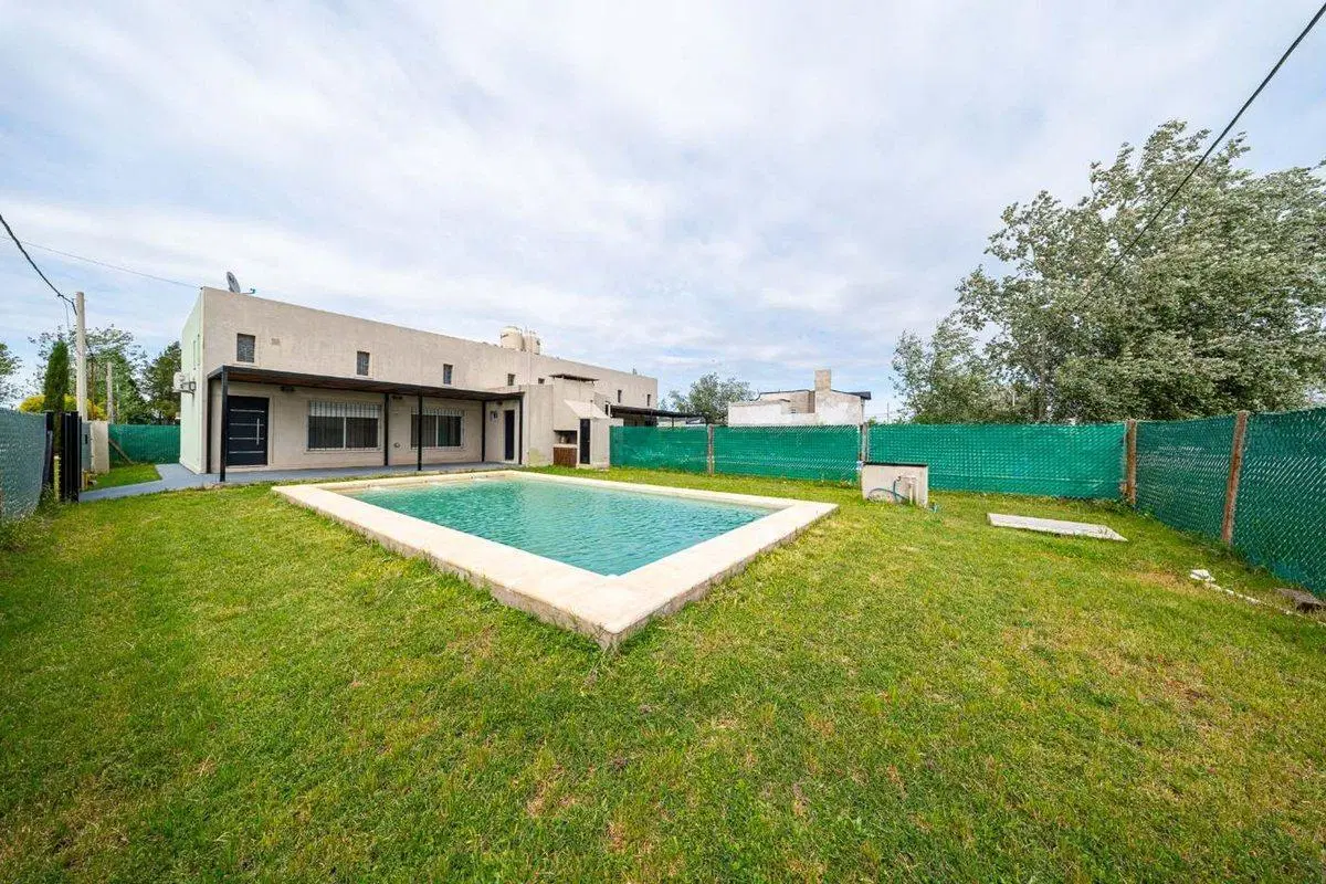 Casa en venta 2 dormitorios con pileta 4