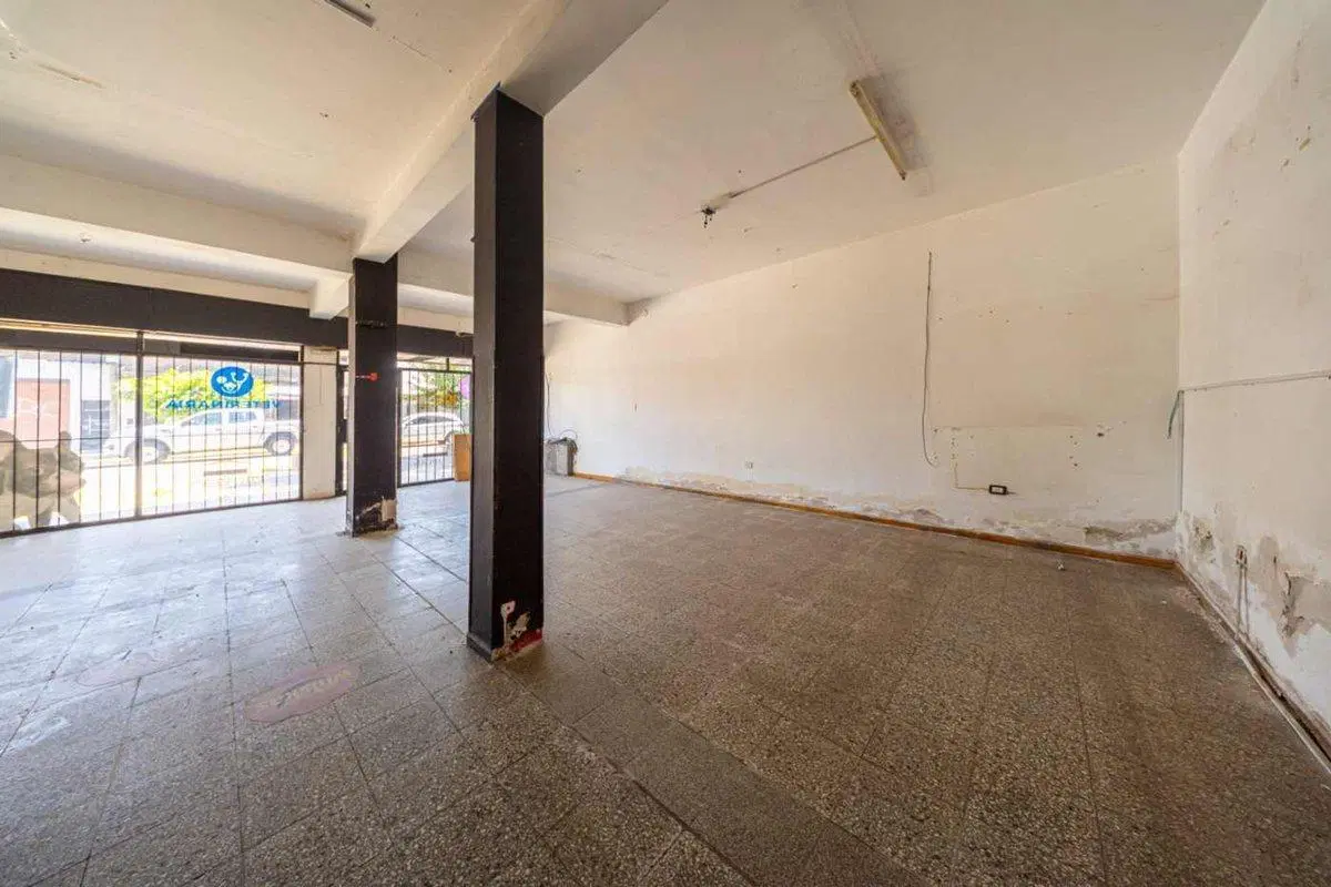 LOCAL EN VENTA ZONA COMERCIAL DE BAIGORRIA 4