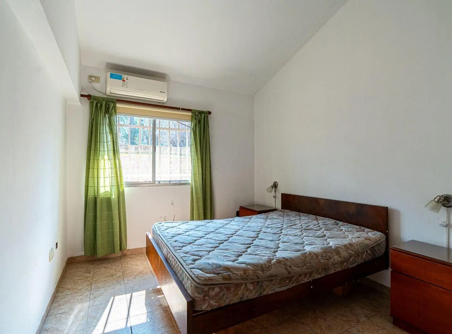 CASA EN VENTA DOS DORMITORIOS CON PILETA FUNES 3