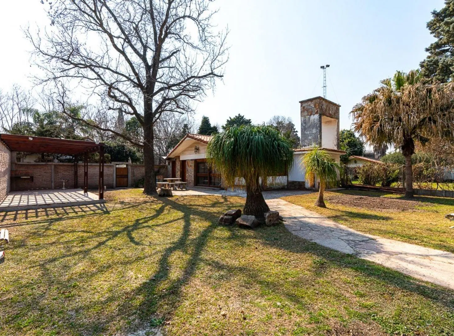 CASA EN VENTA DOS DORMITORIOS CON PILETA FUNES 4