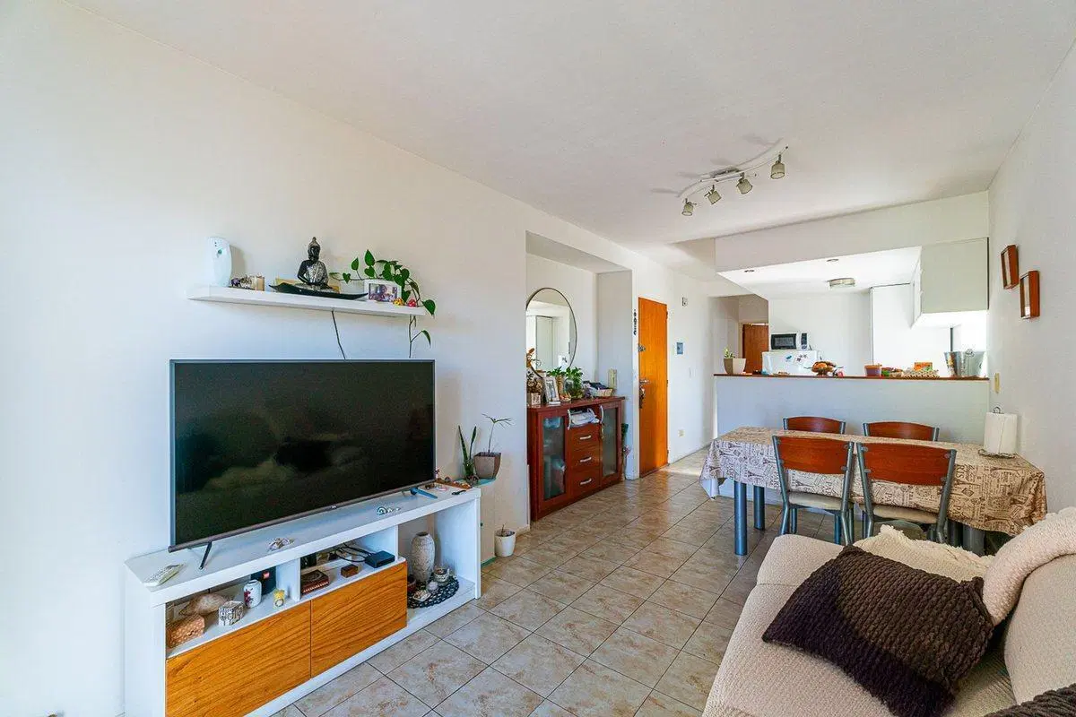 Venta departamento 1 dormitorio cochera Luis Agote 4