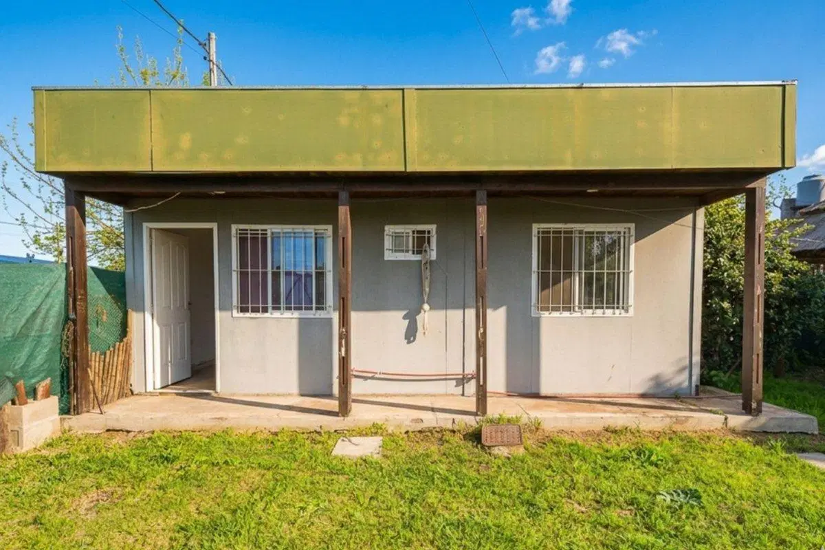 Casa en venta un domitorio con pileta La carolina 5