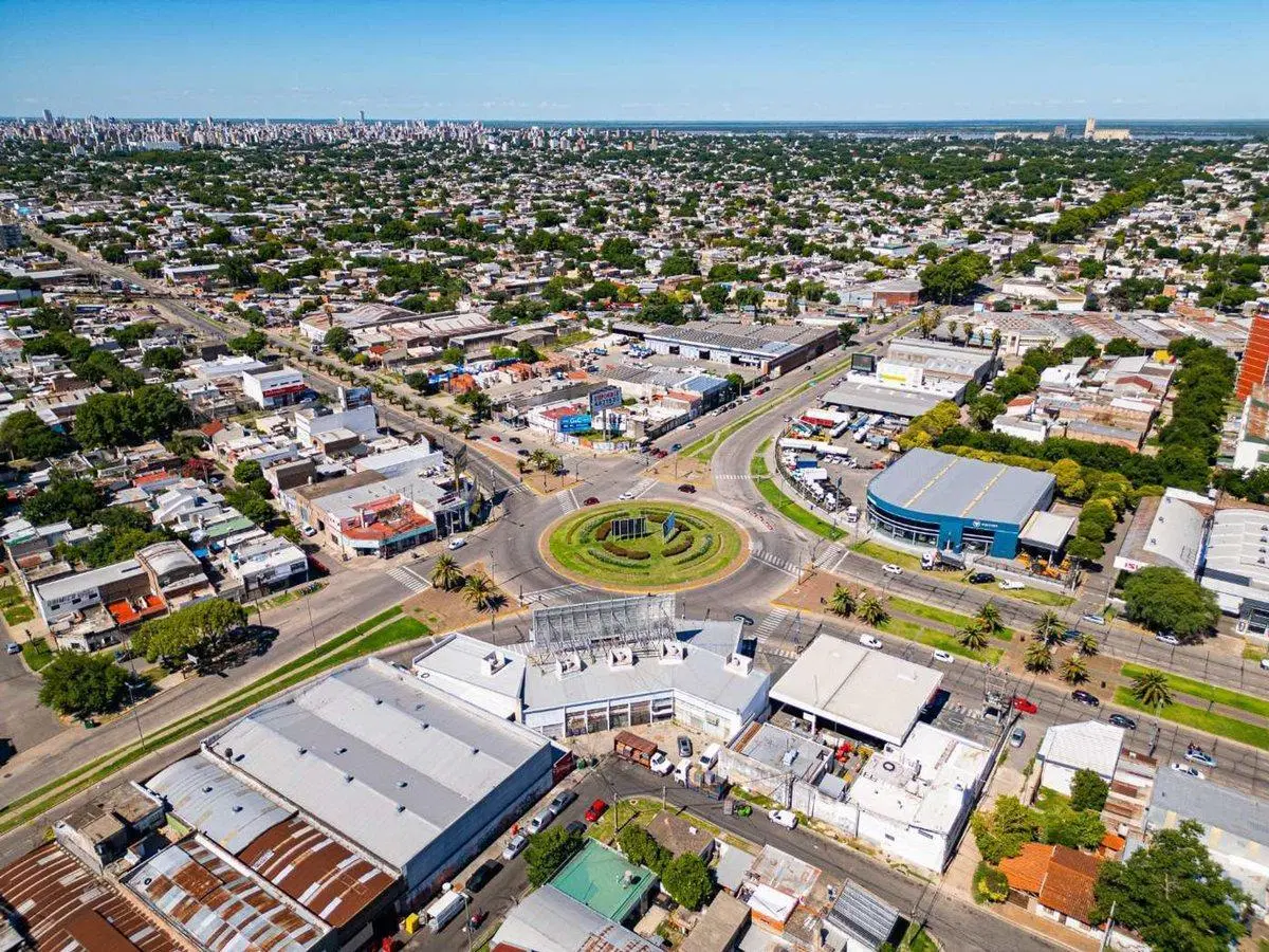 LOCAL VENTA PERMUTA BV OROÑO Y URIBURU ZONA SUR 4