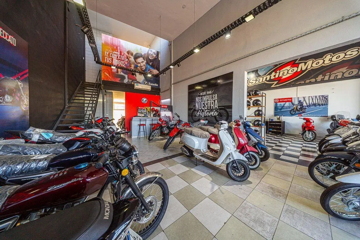 LOCAL VENTA PERMUTA BV OROÑO Y URIBURU ZONA SUR 3