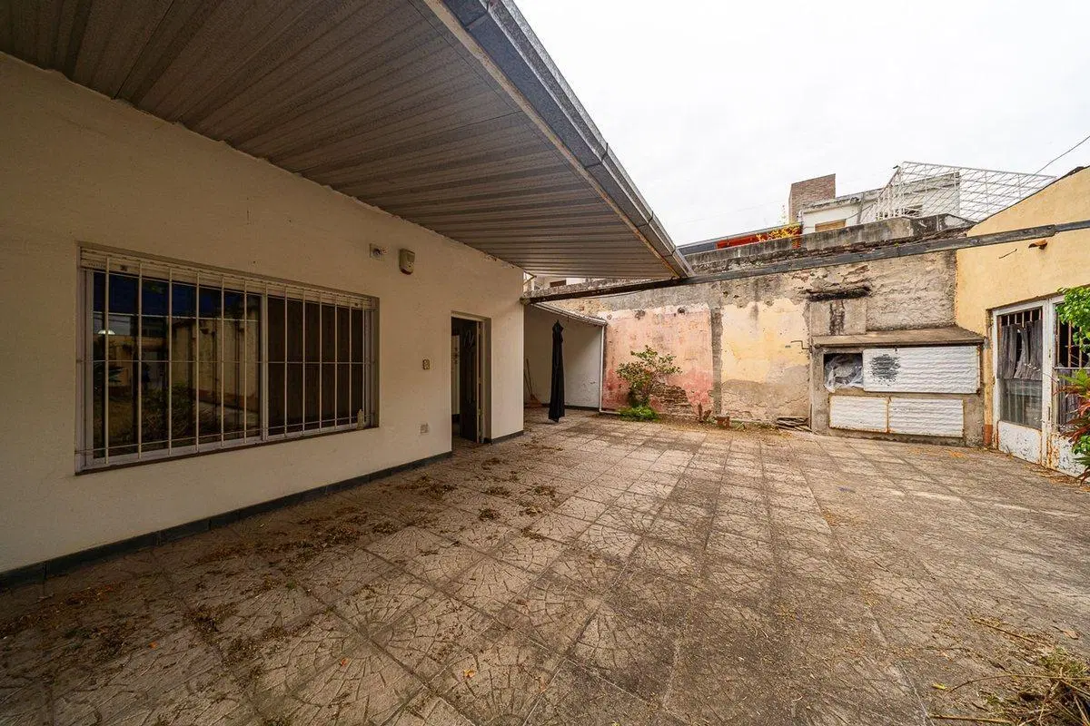 CASA EN VENTA 3 DORMITORIOS  ZONA SUR 4
