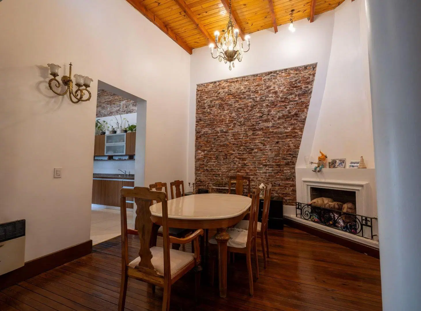 VENTA CASA 2 DORMITORIOS CON PILETA-BARRIO ALBERDI 4