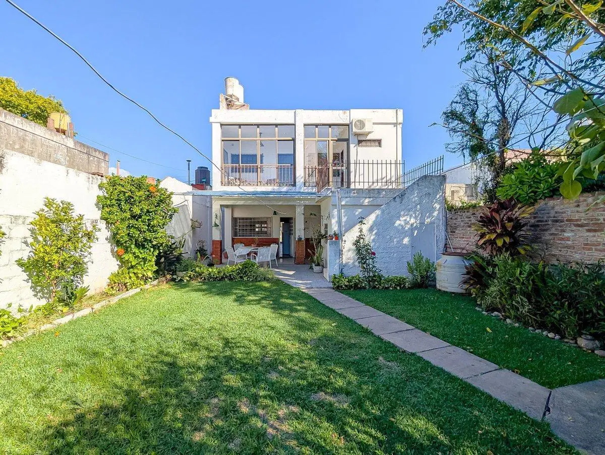 CASA EN VENTA PB Y PA LA FLORIDA COCHERA JARDIN 3