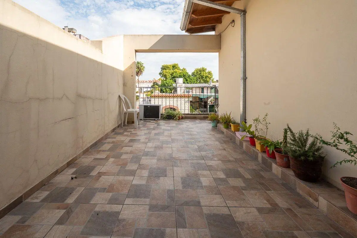 Venta edificio con 3 departamentos y cochera 3
