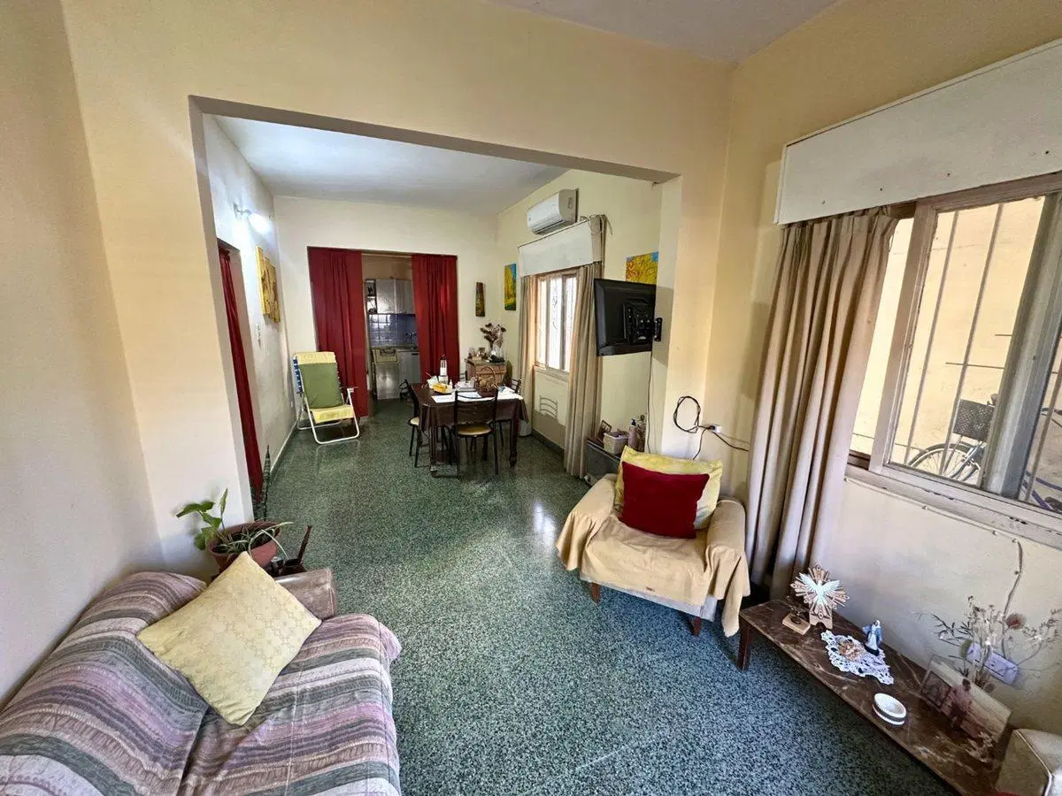 VENTA CASA 2 DORMITORIOS + DPTO 1 DORMITORIO 6 AMB 4