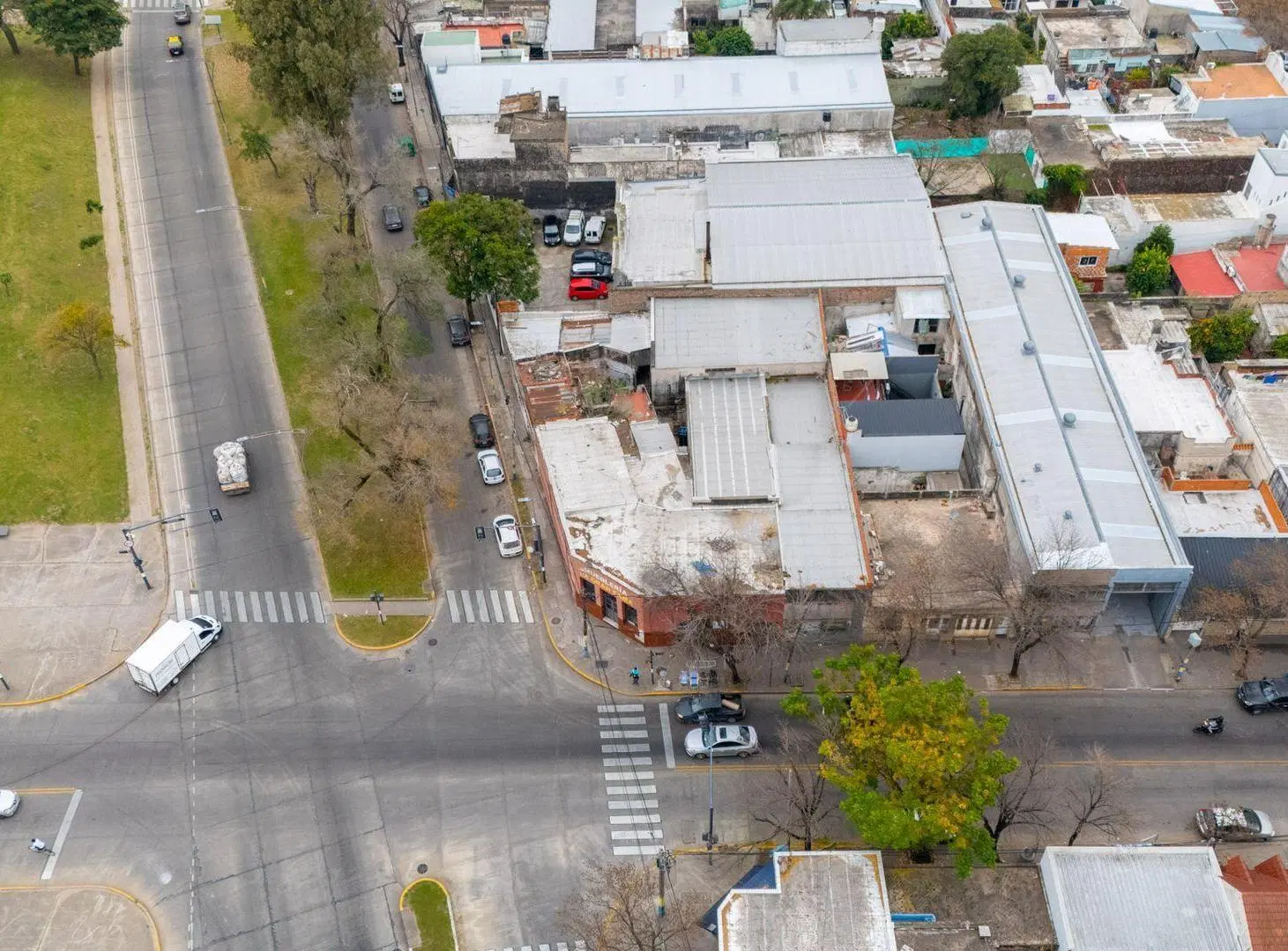 LOCAL COMERCIAL EN VENTA DE 730M2 -Av. Genova 1900 8