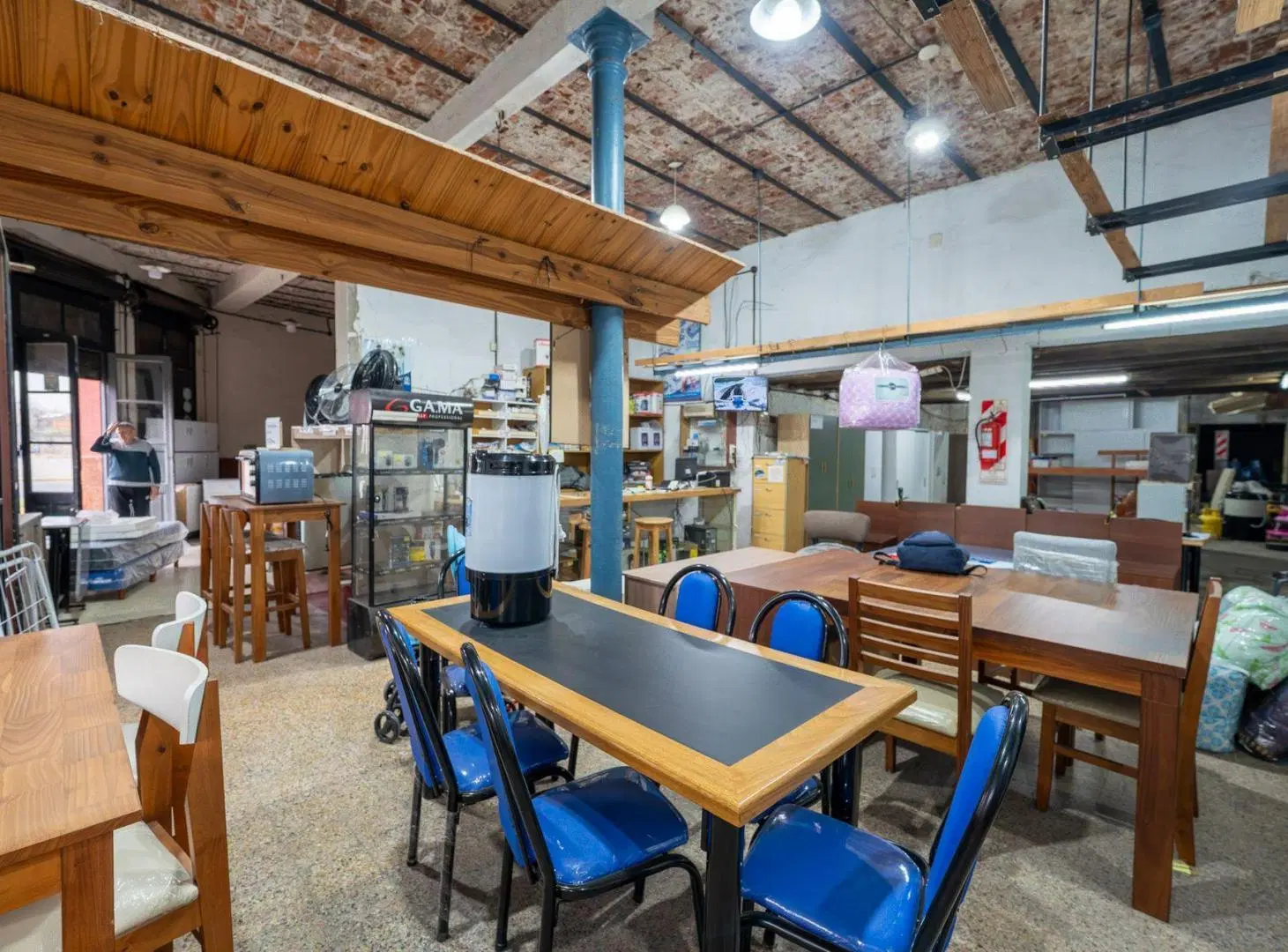 LOCAL COMERCIAL EN VENTA DE 730M2 -Av. Genova 1900 3