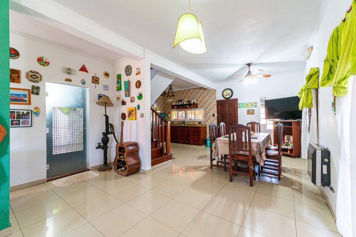 Casa en Venta 4 dormitorios Pileta y Quincho