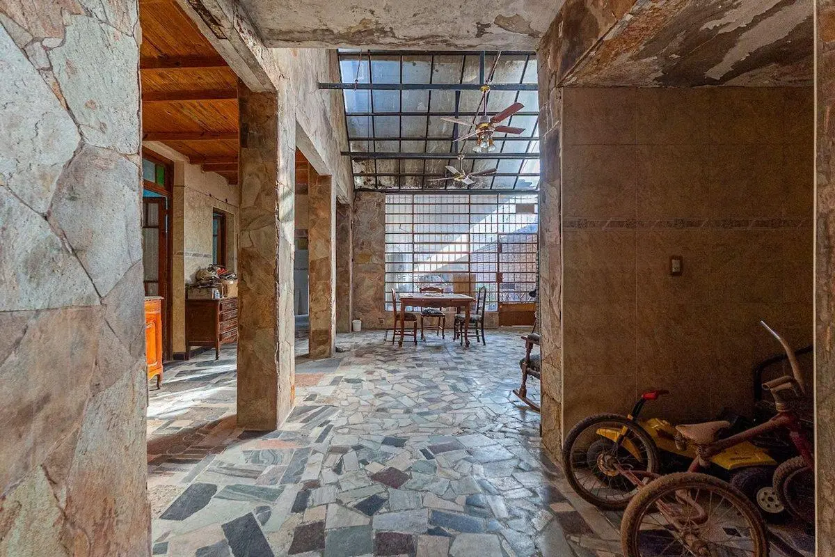 CASA EN VENTA 4 DORMITORIOS BARRIO LAS DELICIAS 5