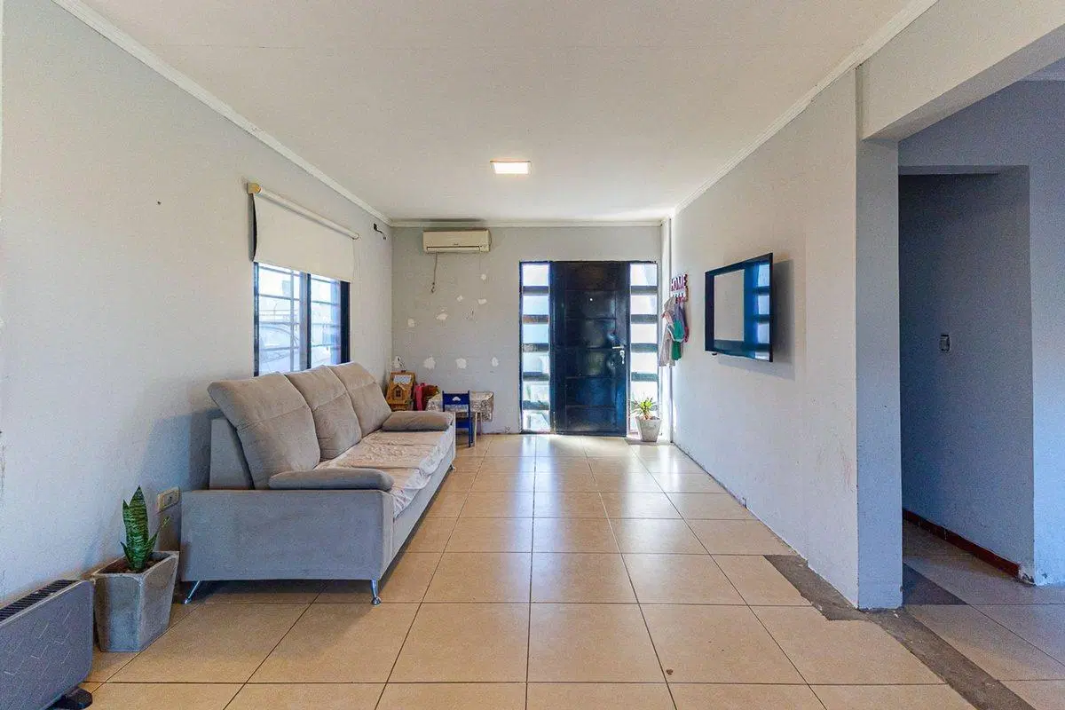 Casa en venta 3 dormitorios con pileta y cochera 2