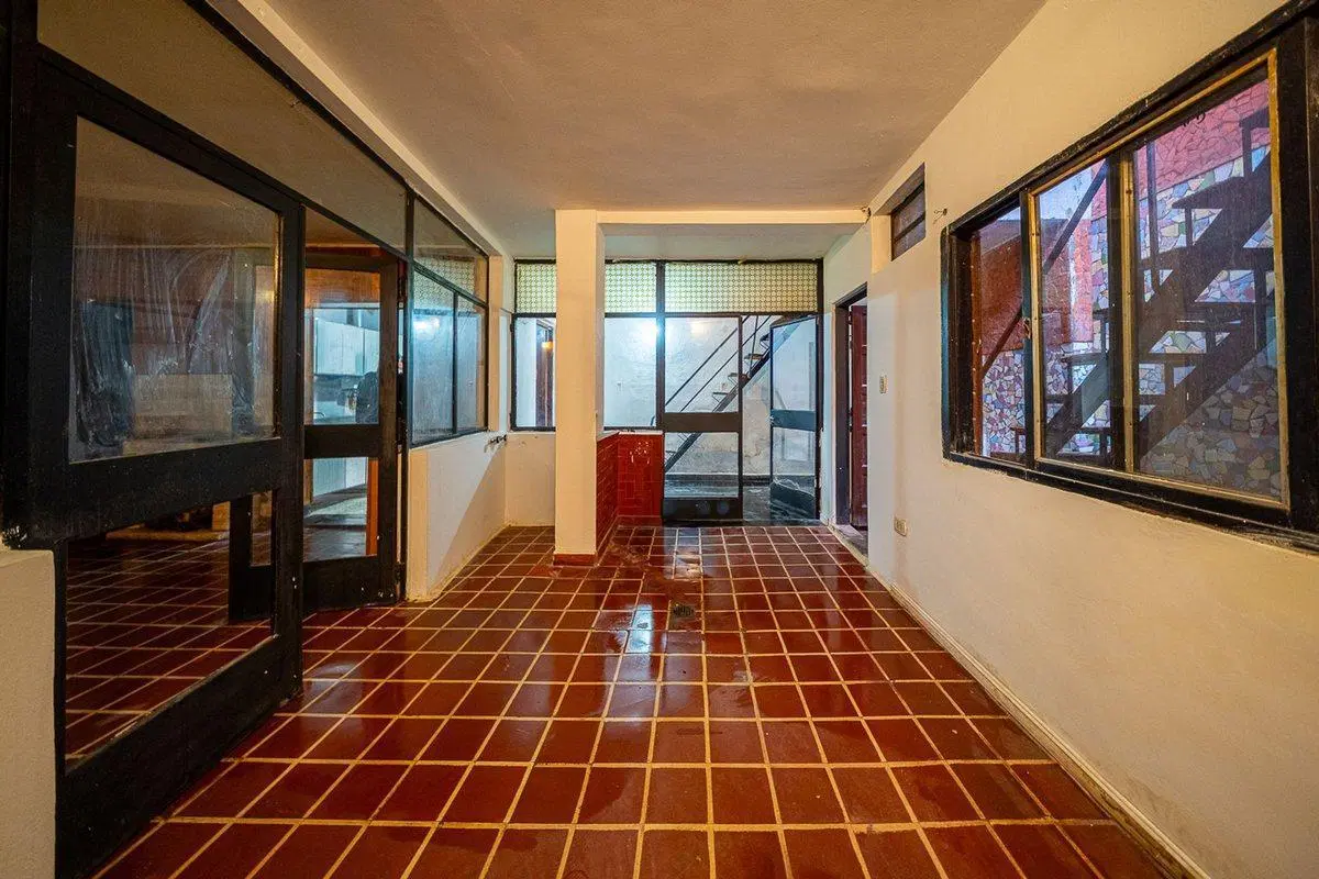CASA DE PASILLO EN VENTA A REFACCIONAR 2