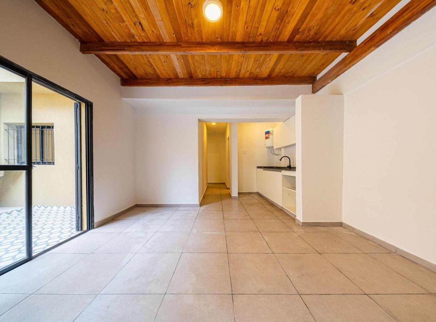 CASA EN VENTA EN ECHESORTU 2 DORM-PATIO TERRAZA