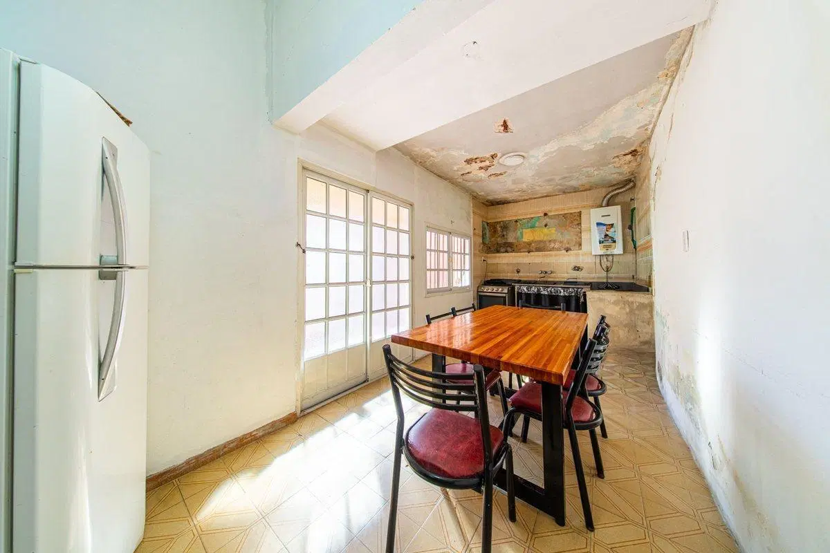 VENTA CASA 2 DORMITORIOS CON LOCAL  SAN LORENZO 5