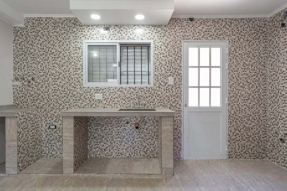CASA EN VENTA BARRIO FISHERTON DOS DORMITORIOS 2
