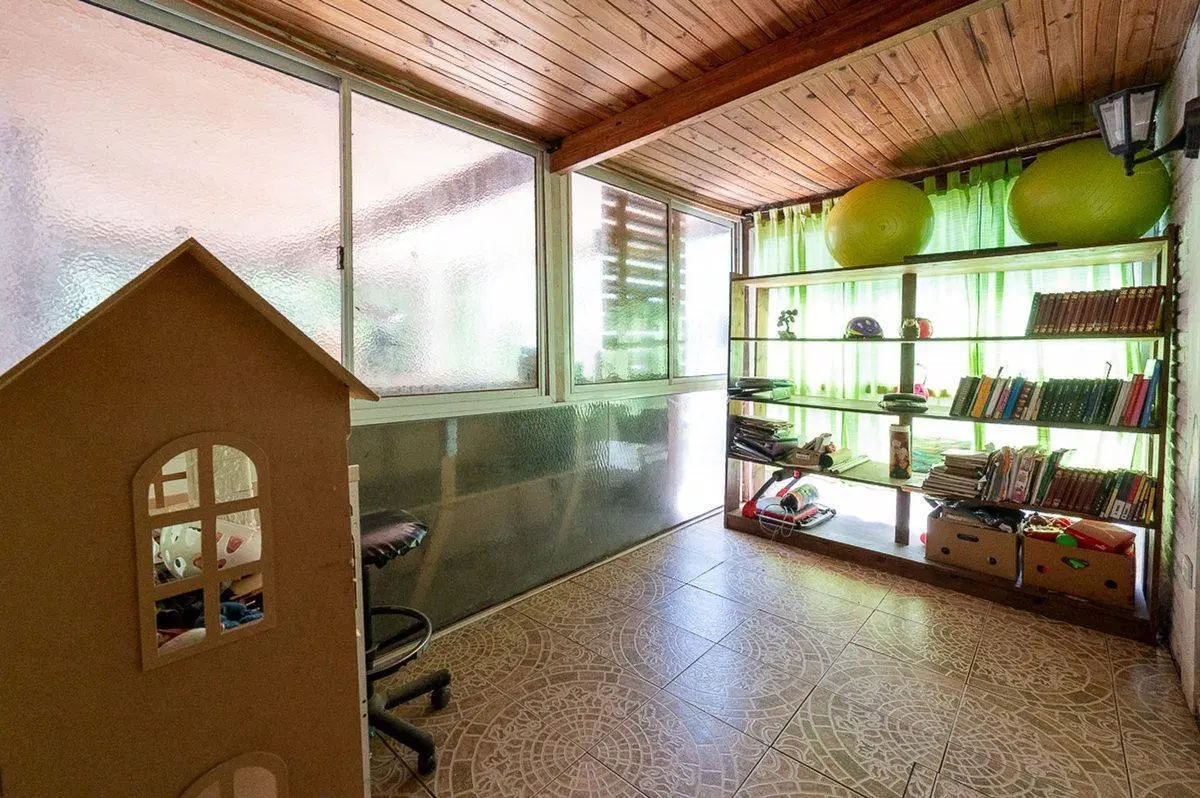 CASA EN VENTA 3 DORMITORIOS EN FUNES CON PILETA 4