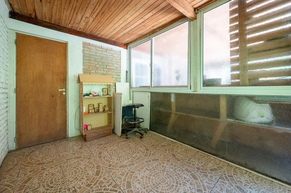 CASA EN VENTA 3 DORMITORIOS EN FUNES CON PILETA 3