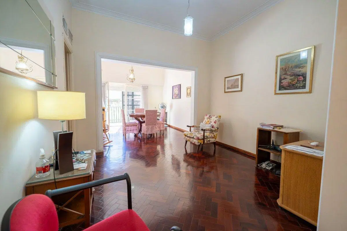 DEPARTAMENTO EN VENTA DE 2 DORMI + COMODÍN CENTRO 3