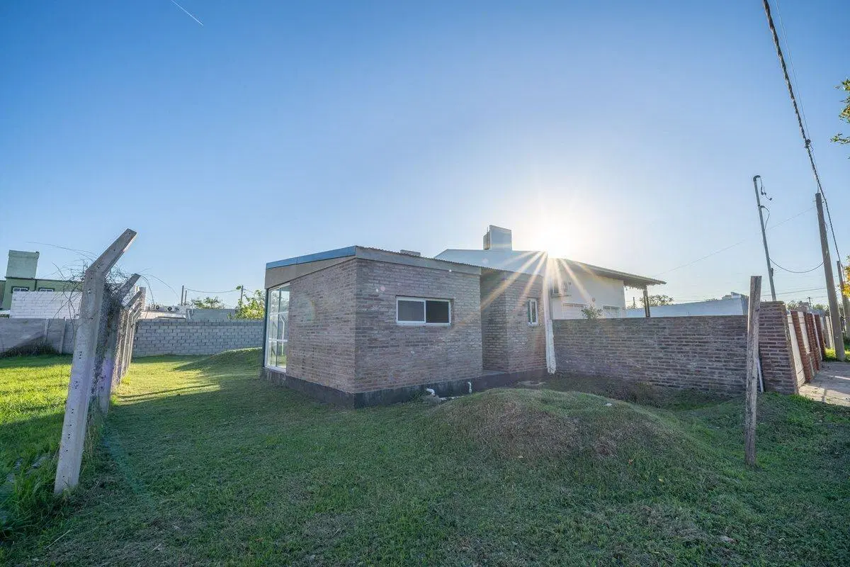 CASA EN VENTA EN RICARDONE A TERMINAR 2